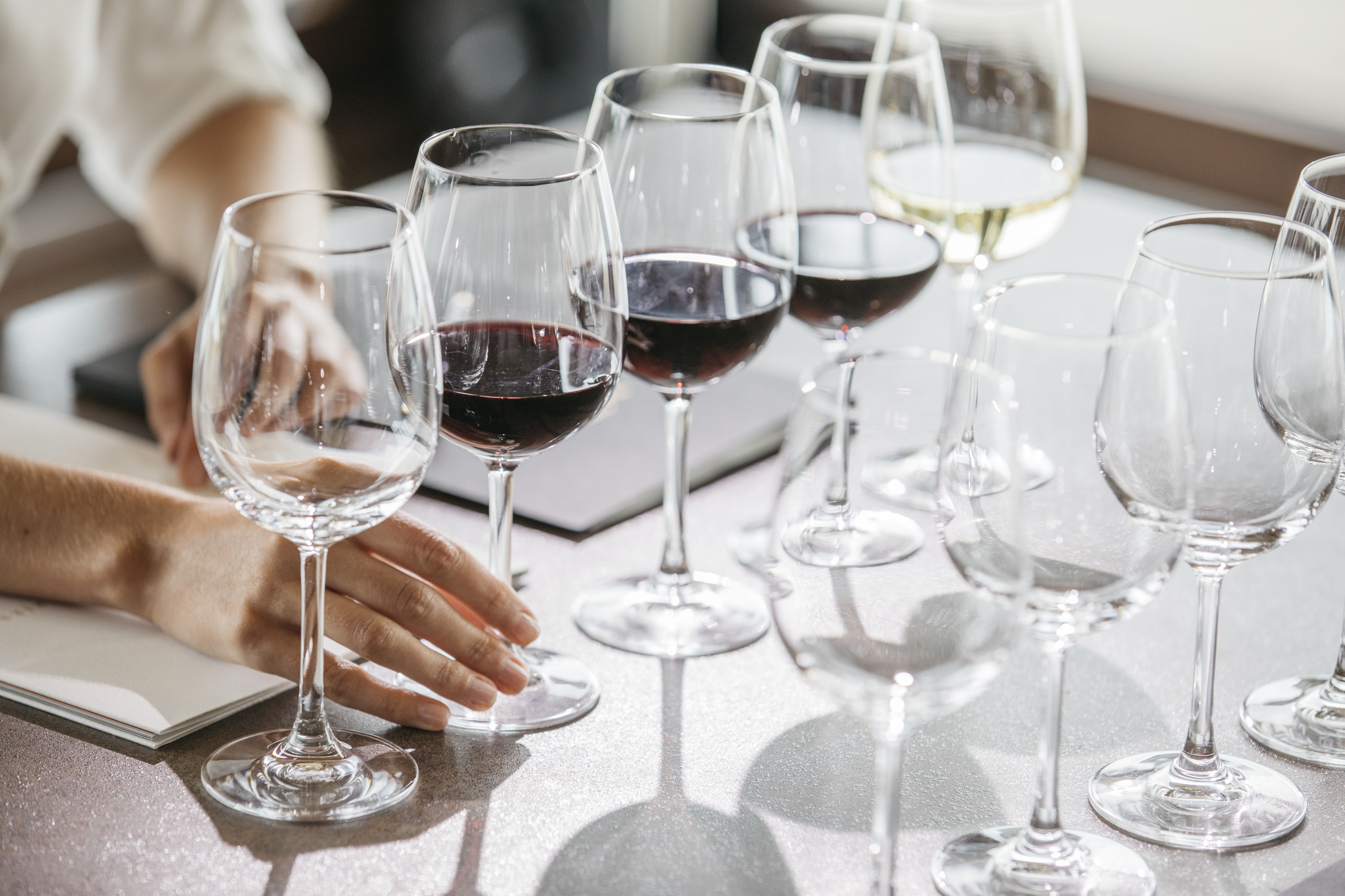 Copas en una cata de vinos