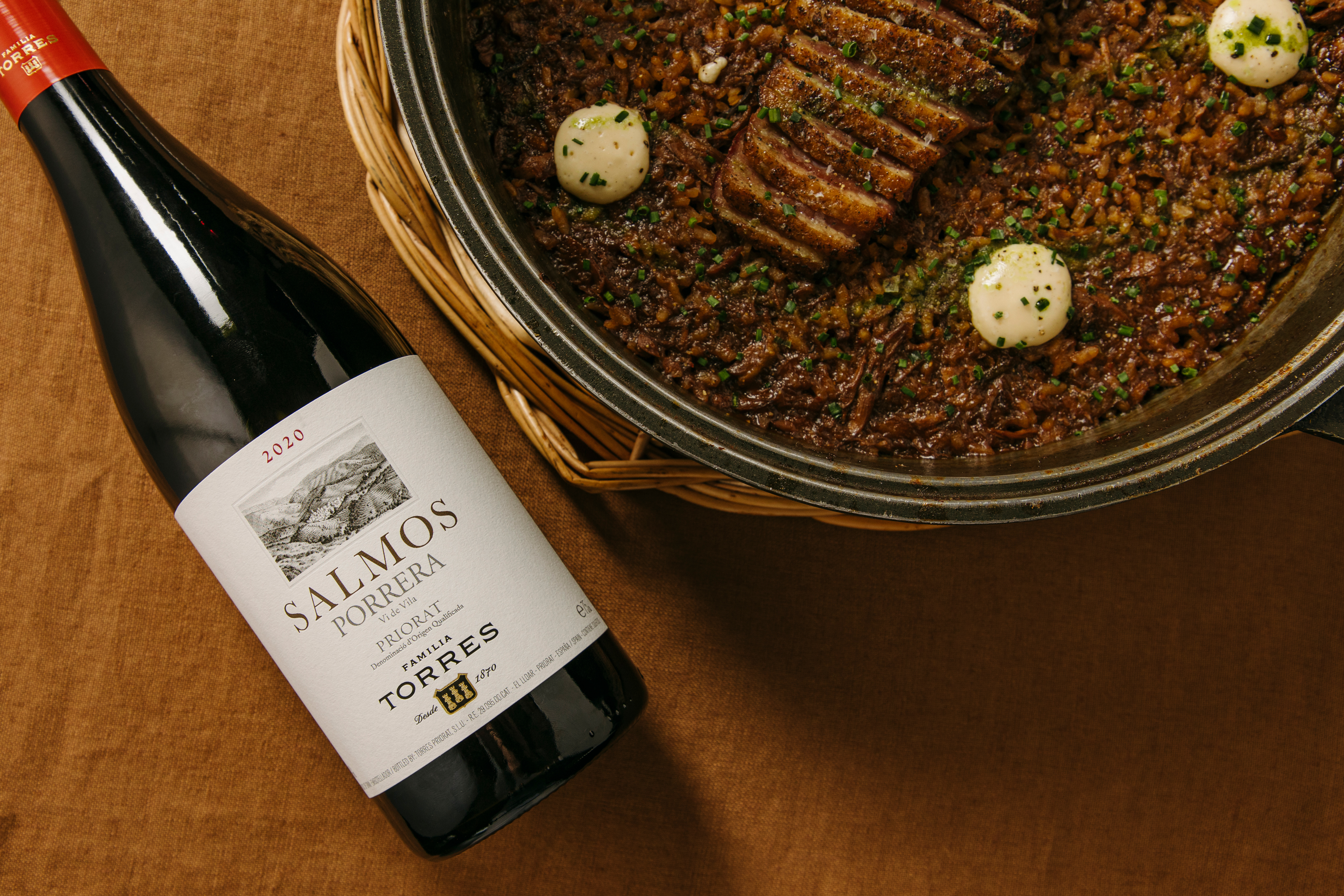 Arroz d’Ànec Mut del Penedès maridado con Salmos, DOQ Priorat, propiedad de Familia Torres.
