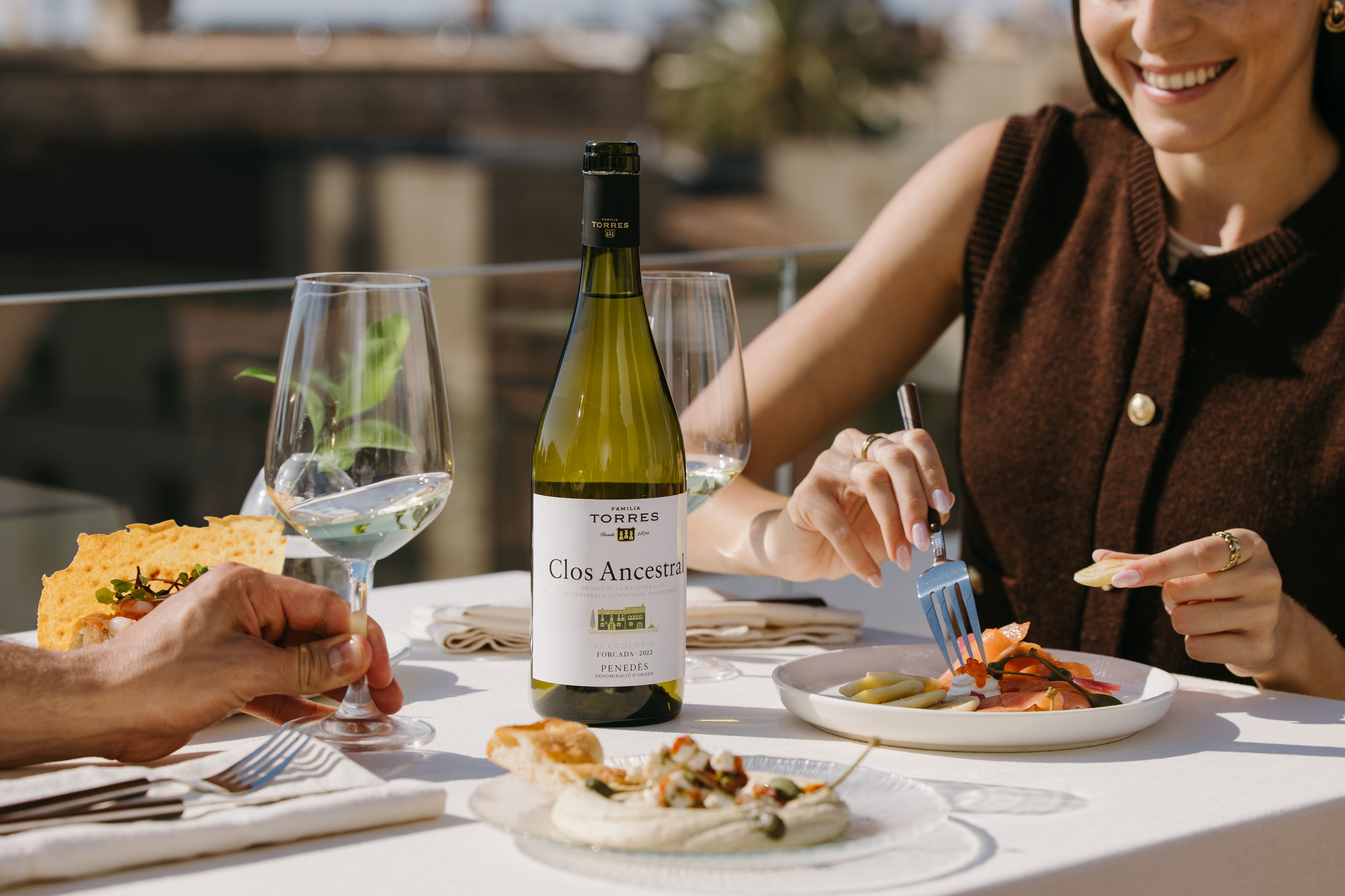 Clos Ancestral Blanco, DO Penedès, elaborado con las variedades forcada y xarel·lo
