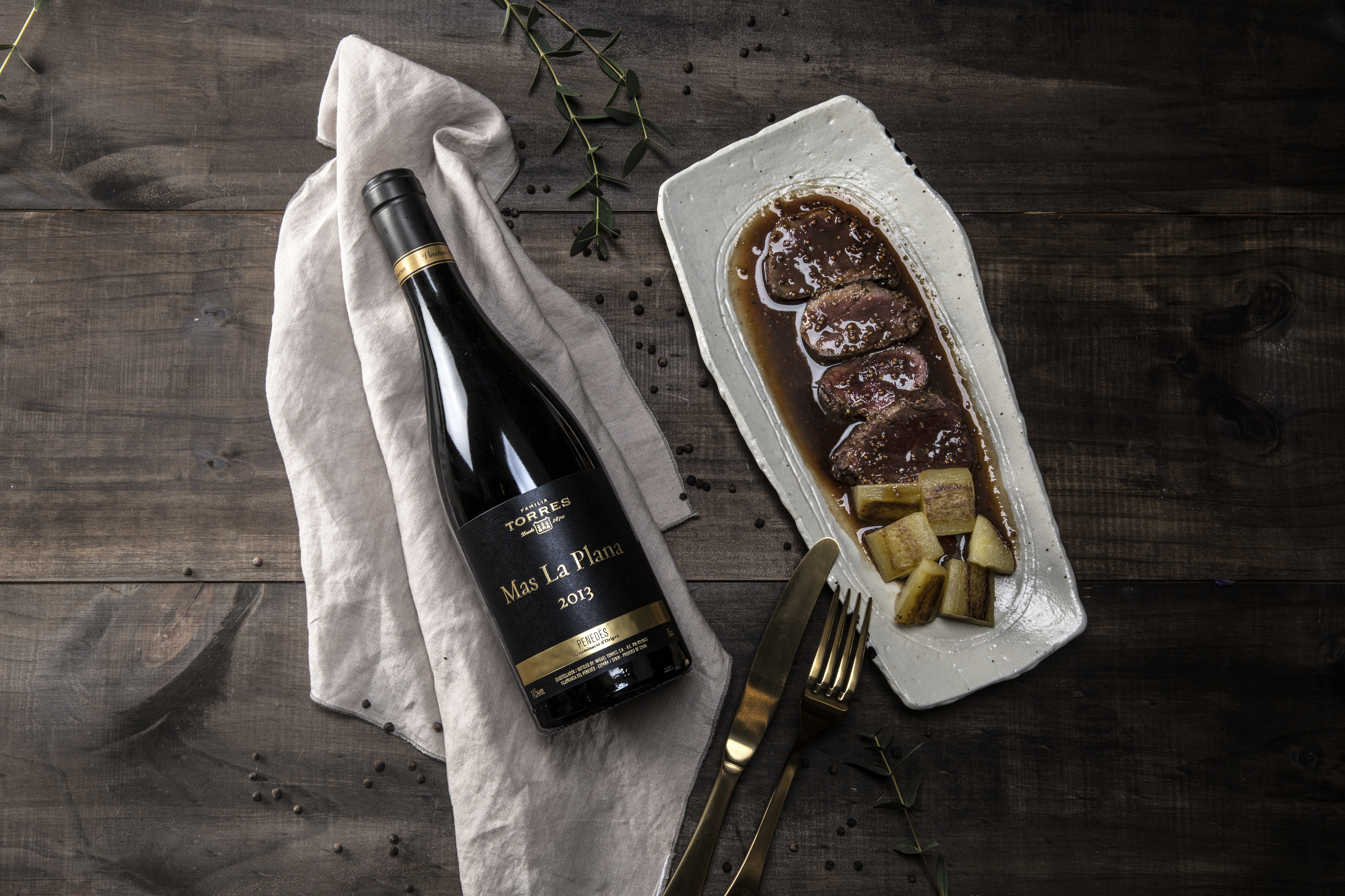 Mas La Plana, DO Penedès, maridado con un plato típico de la gastronomía otoñal 