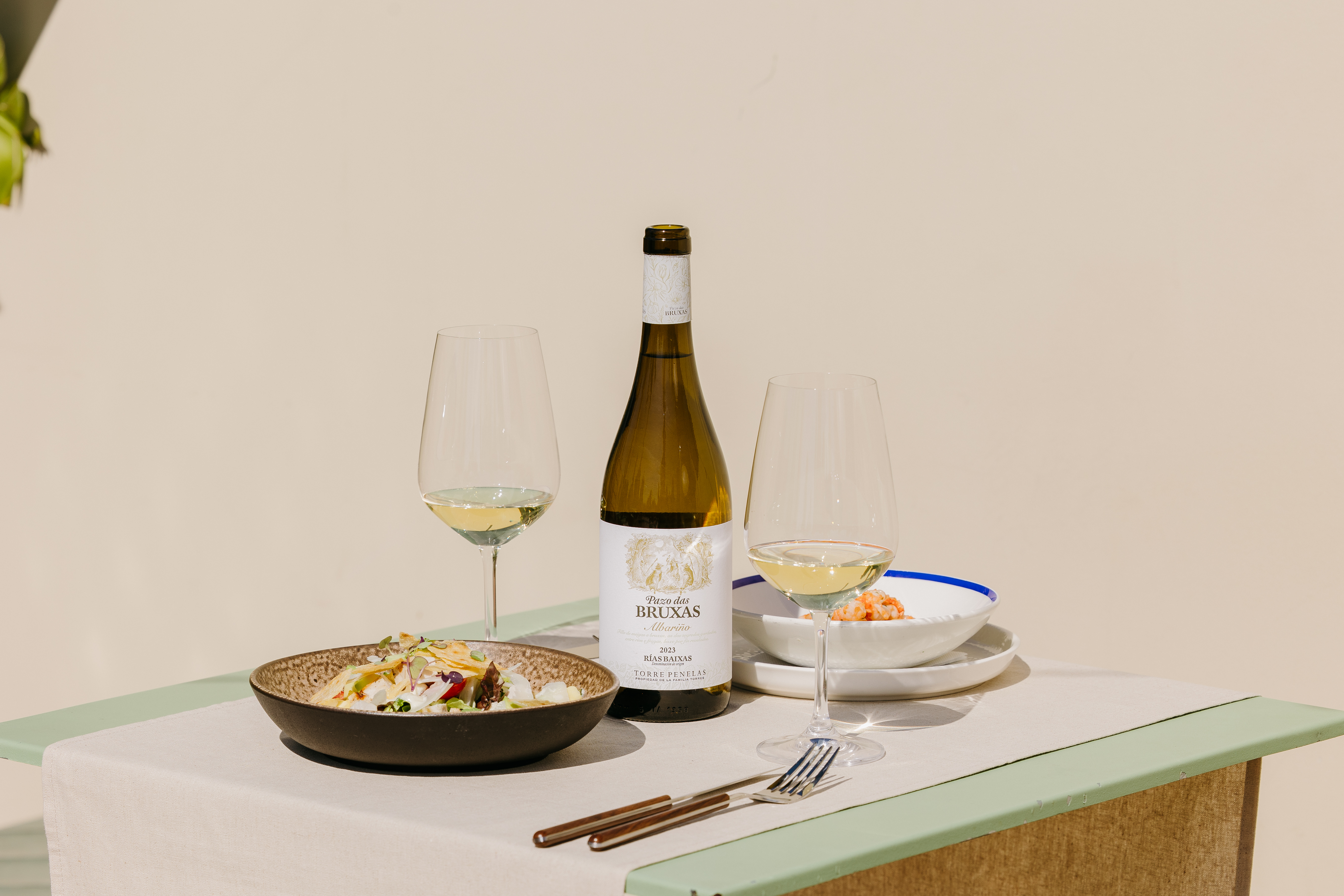 Una comida de verano en la terraza con Pazo das Bruxas