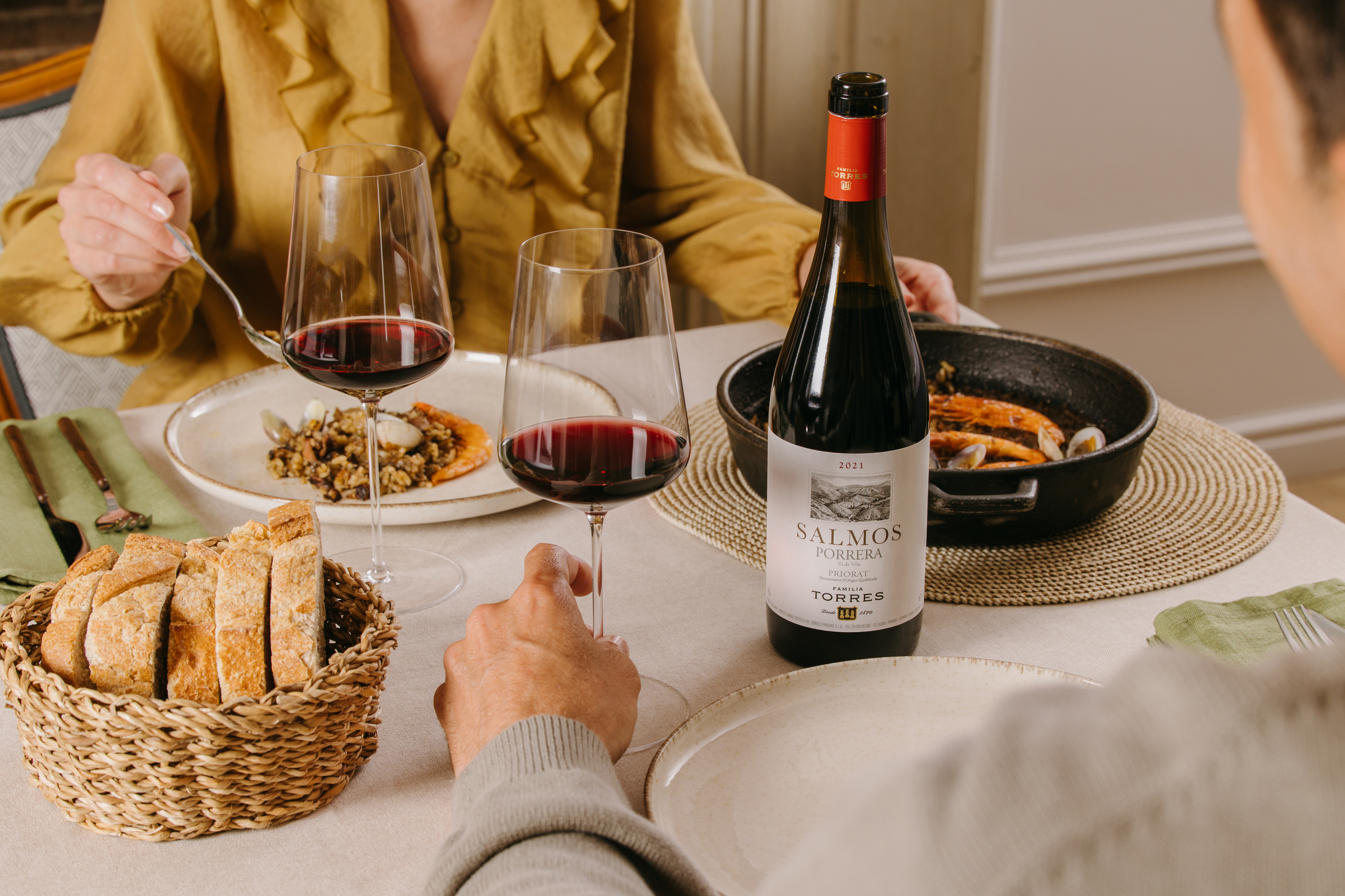 Salmos, DOQ Priorat, marida a la perfección con esta paella de mariscos. 