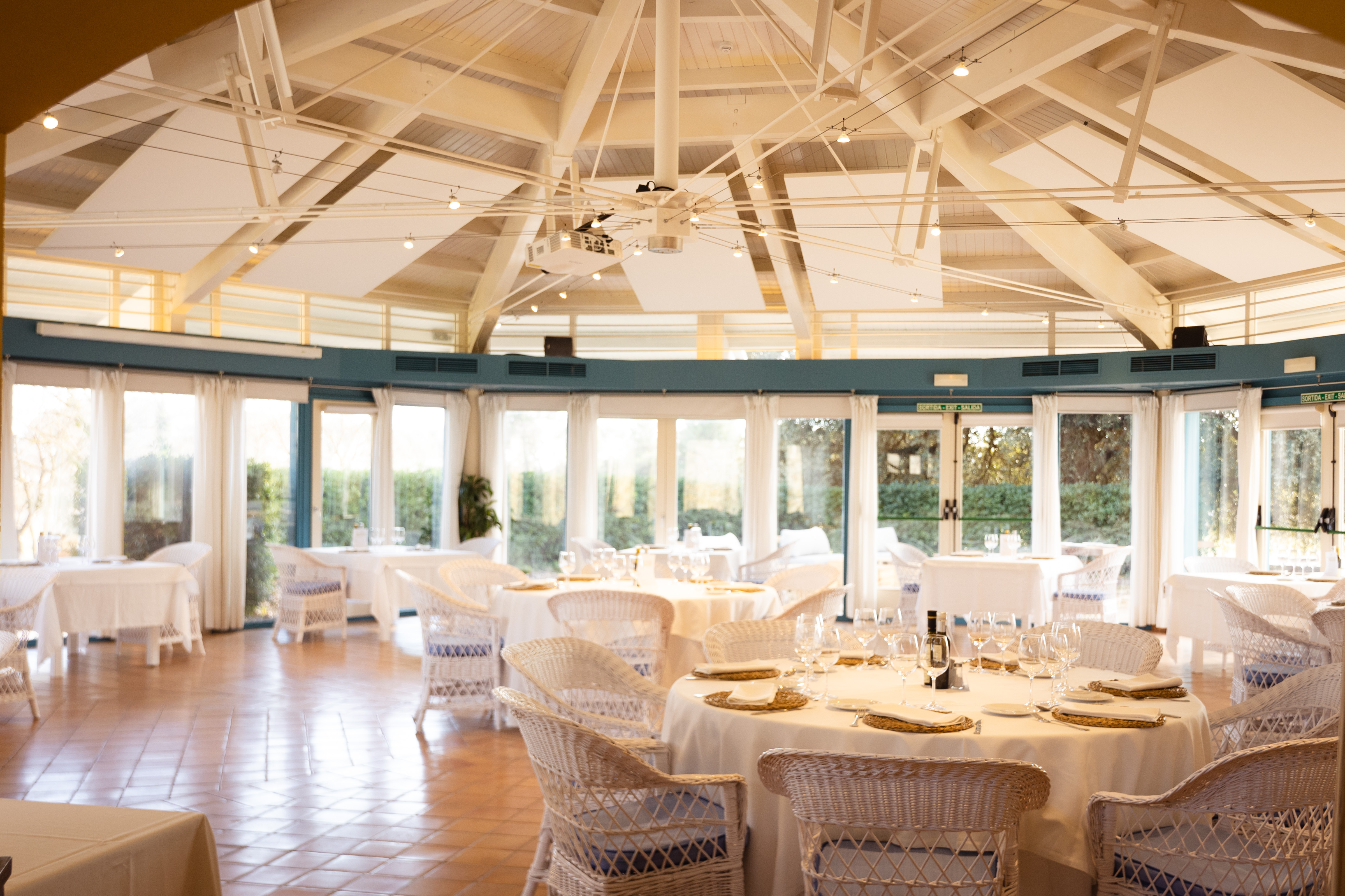 Sala Parellada en Mas Rabell (Pacs del Penedès, Barcelona) 