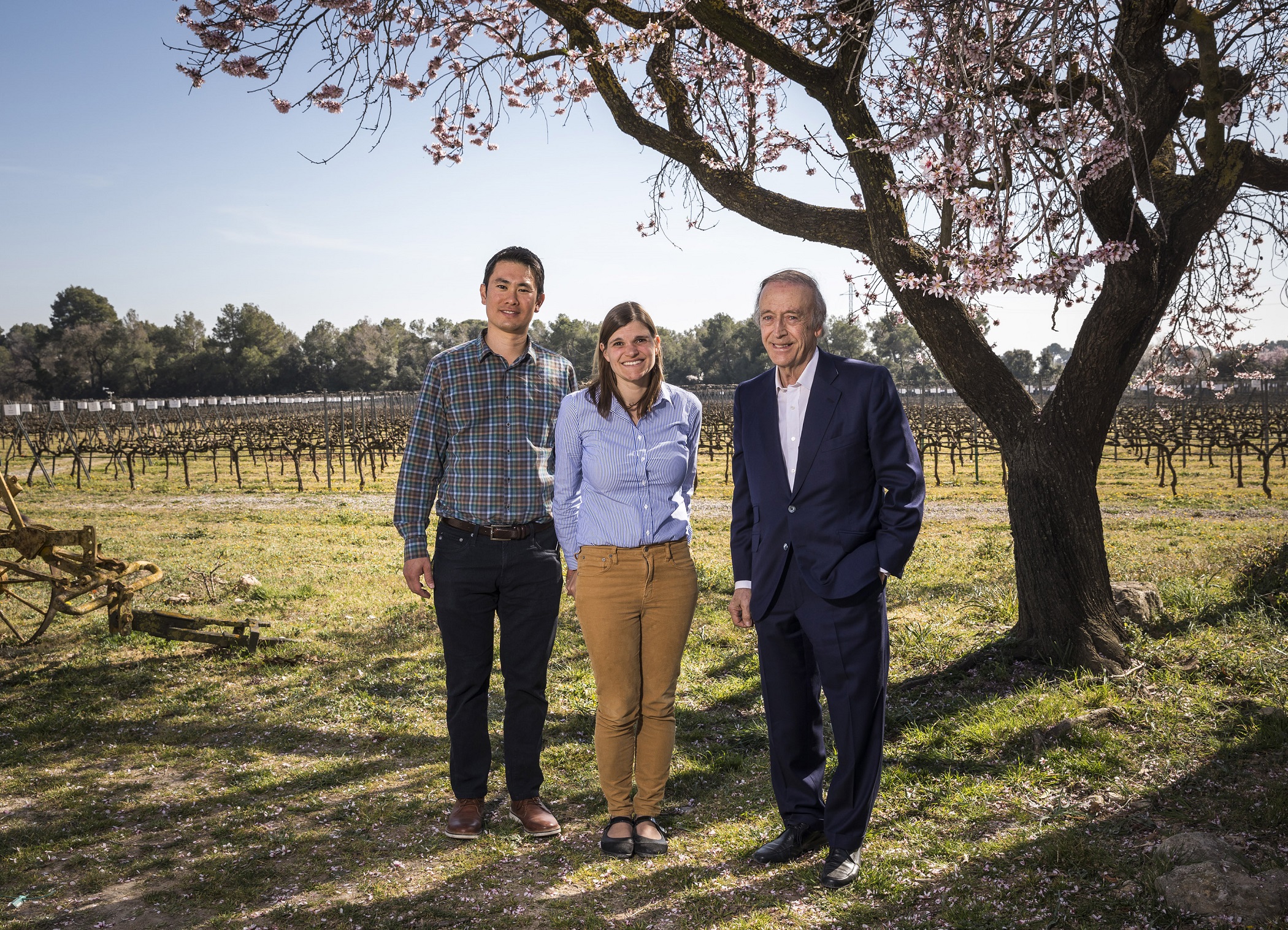 David Attenborough, el legado de un gran divulgador Miguel A.Torres, presidente de Familia Torres y miembro de la cuarta generación, con Katie Jackson, segunda generación de propietarios de Jackson Family Wines y vicepresidenta de responsabilidad corporativa, y Shaun Kajiwara