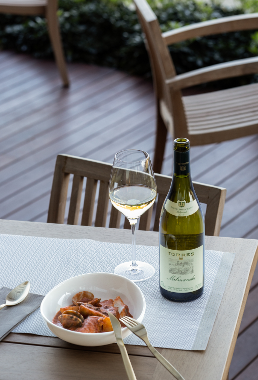 VINO Y GASTRONOMÍA LATINOAMERICANA Milmanda, una compleja y armoniosa combinación de aromas, un vino elegante, noble y de gran linaje. También seria una excelente opción para maridar los platos de Chile.