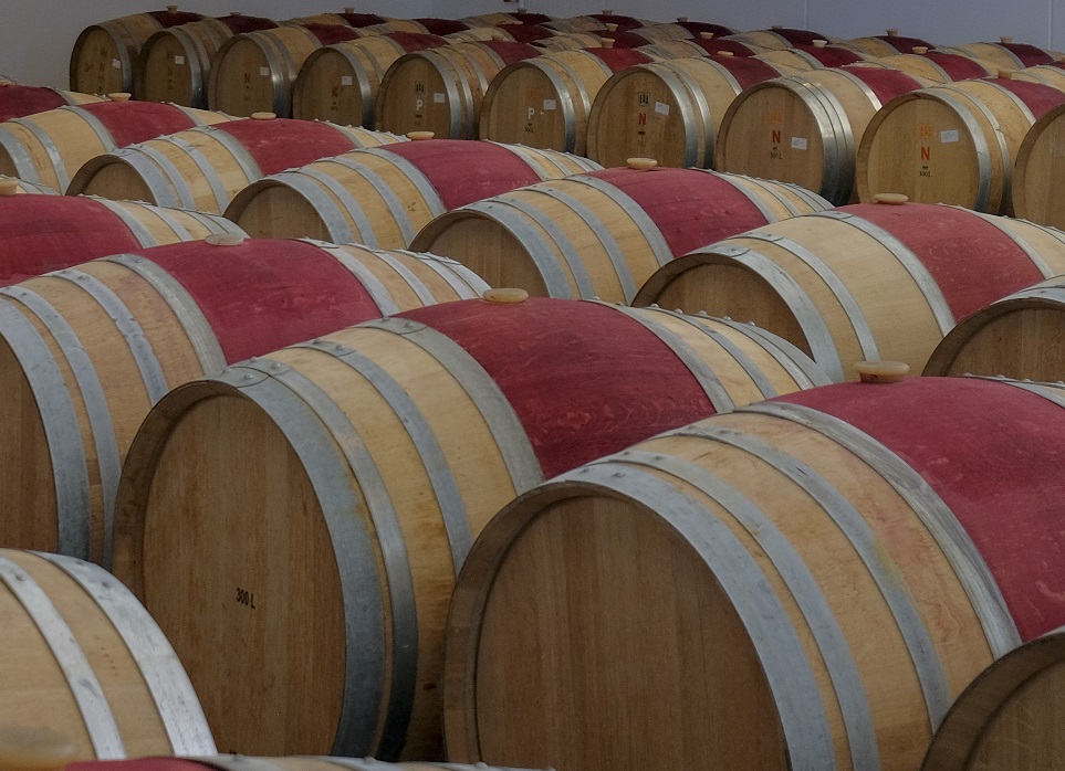 LA MADERA DE LAS BARRICAS Barricas en la bodega Purgatori, propiedad de Familia Torres