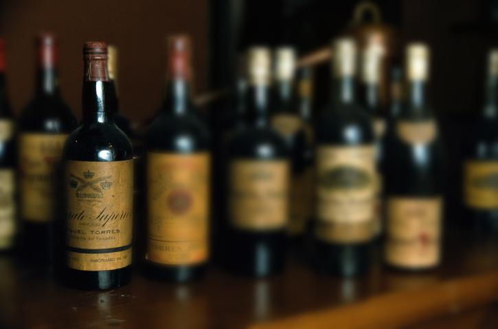 Incursió al Priorat amb la compra de terrenys al Lloar i Porrera
